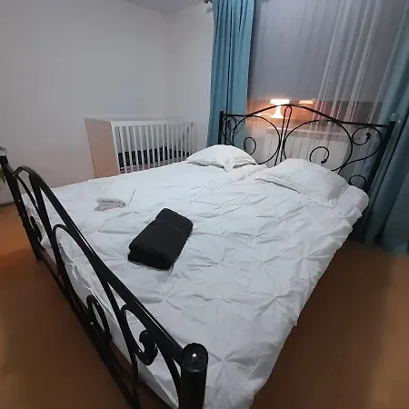 Dabrowski Apartment *